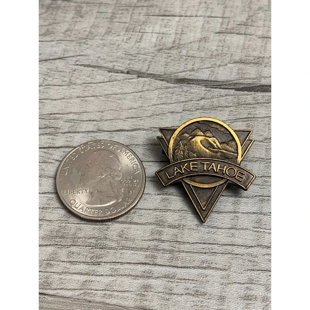 Vintage Pinnacle Designs Lake Tahoe Mountain Souvenir Lapel Pin Bronze Tone 4021